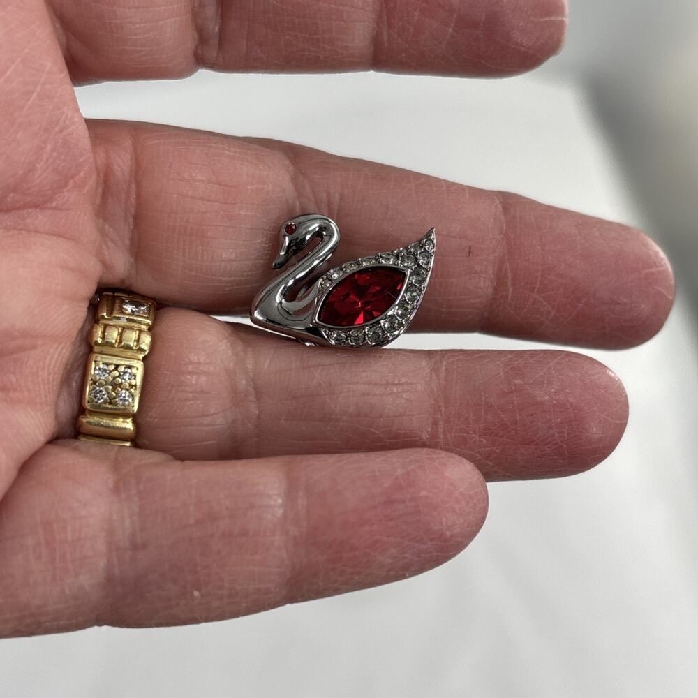 Swarovski Red Crystal Silver Tone Swan Lapel Pin Tie Tack - Picture 8 of 9